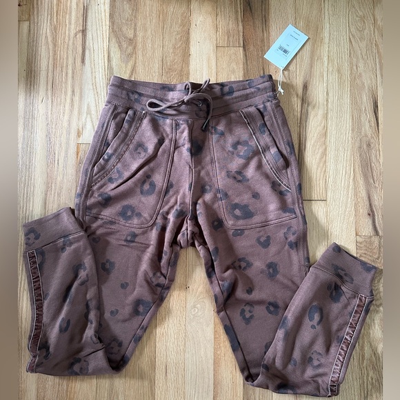 NWT Splendid  Drawstring Waist Mid Rise Leopard Print Coordinating Joggers small - Picture 4 of 11
